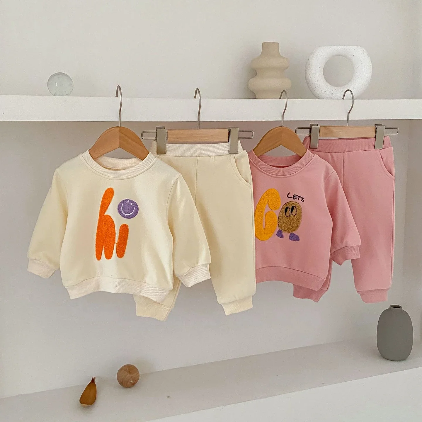 2024 Primavera Nuovo in Bambini Neonate Ragazzi Floccaggio Top Felpe + Pantaloni Harem Bambini Set di abbigliamento per bambini 2 pezzi 3M-4Y