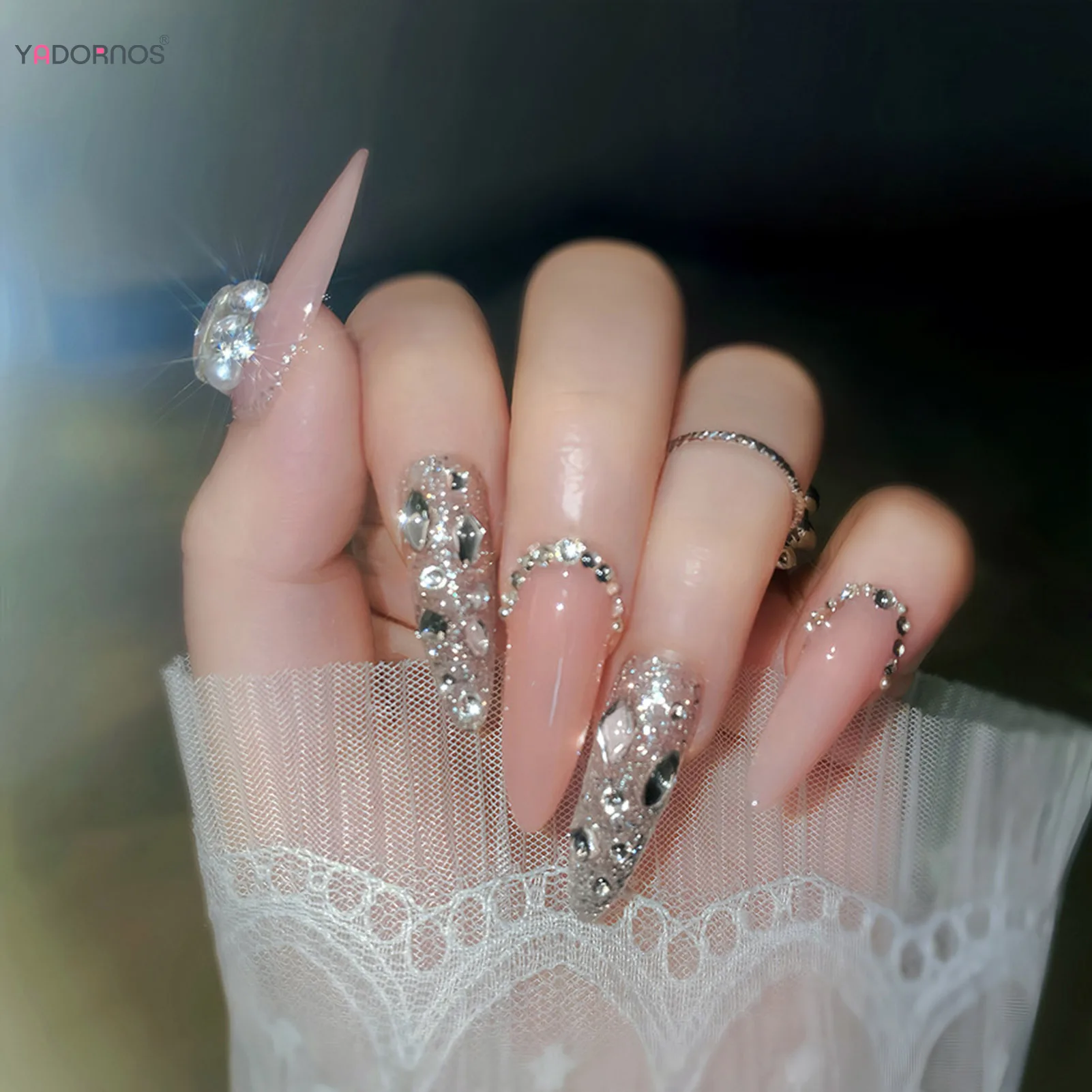 ロングアーモンド手作り偽爪甘いピンクプレス爪グリッターダイヤモンド装飾完成偽爪パッチウェアラブルマニキュア