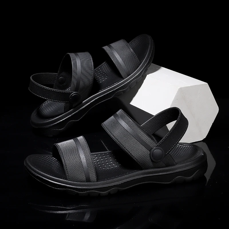 Sandals Men's Summer 2025 New Outdoor Deodorant Beach Shoes Men's Casual Anti-Slip Sandals
