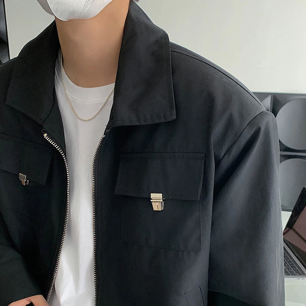 

Повседневное пальто свободного покроя. Куртка свободного покроя. Совершенно новый сорт. Куртка в повседневном стиле. Куртка обычной длины. Повседневные прогулки.