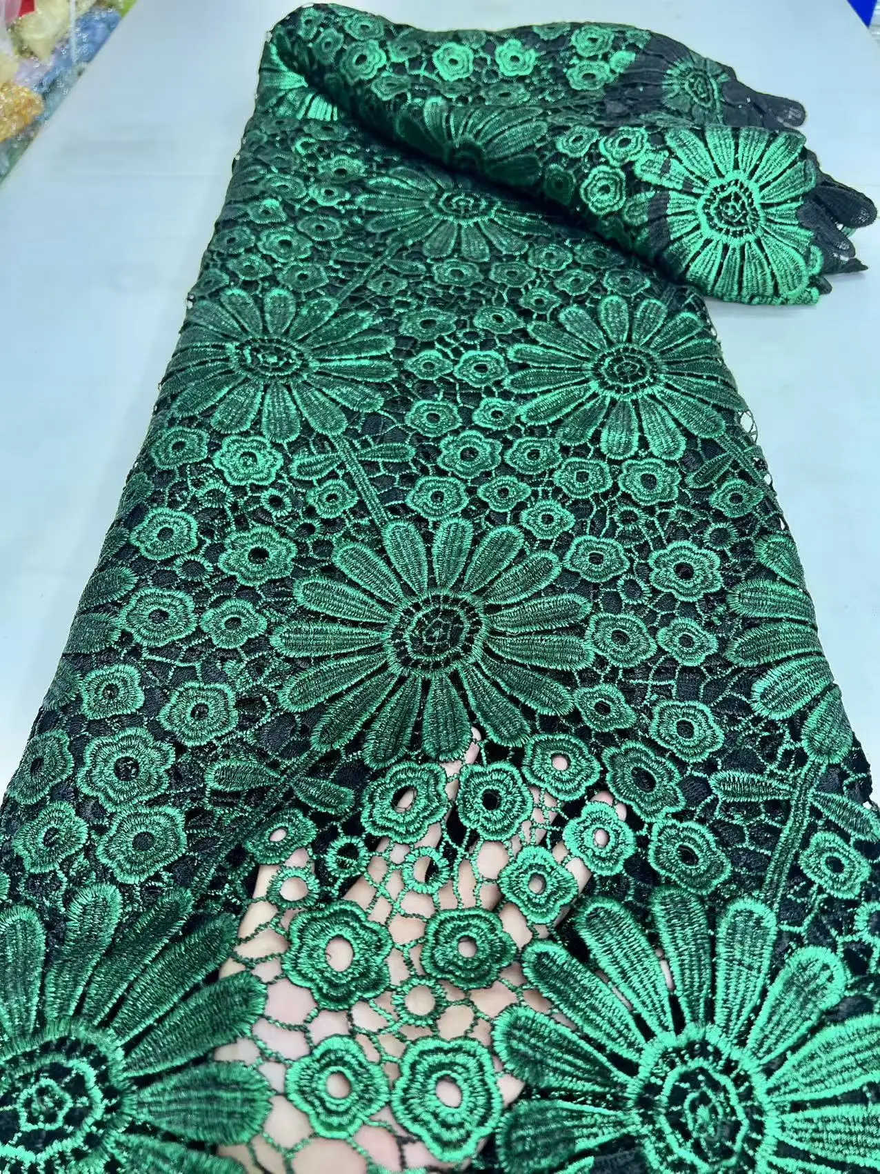 

Luxury African Guipure Cord Lace Fabric 2025 Nigerian French Water Soluble Two-Tone Sequins Lace Fabric For Wedding Party Dress