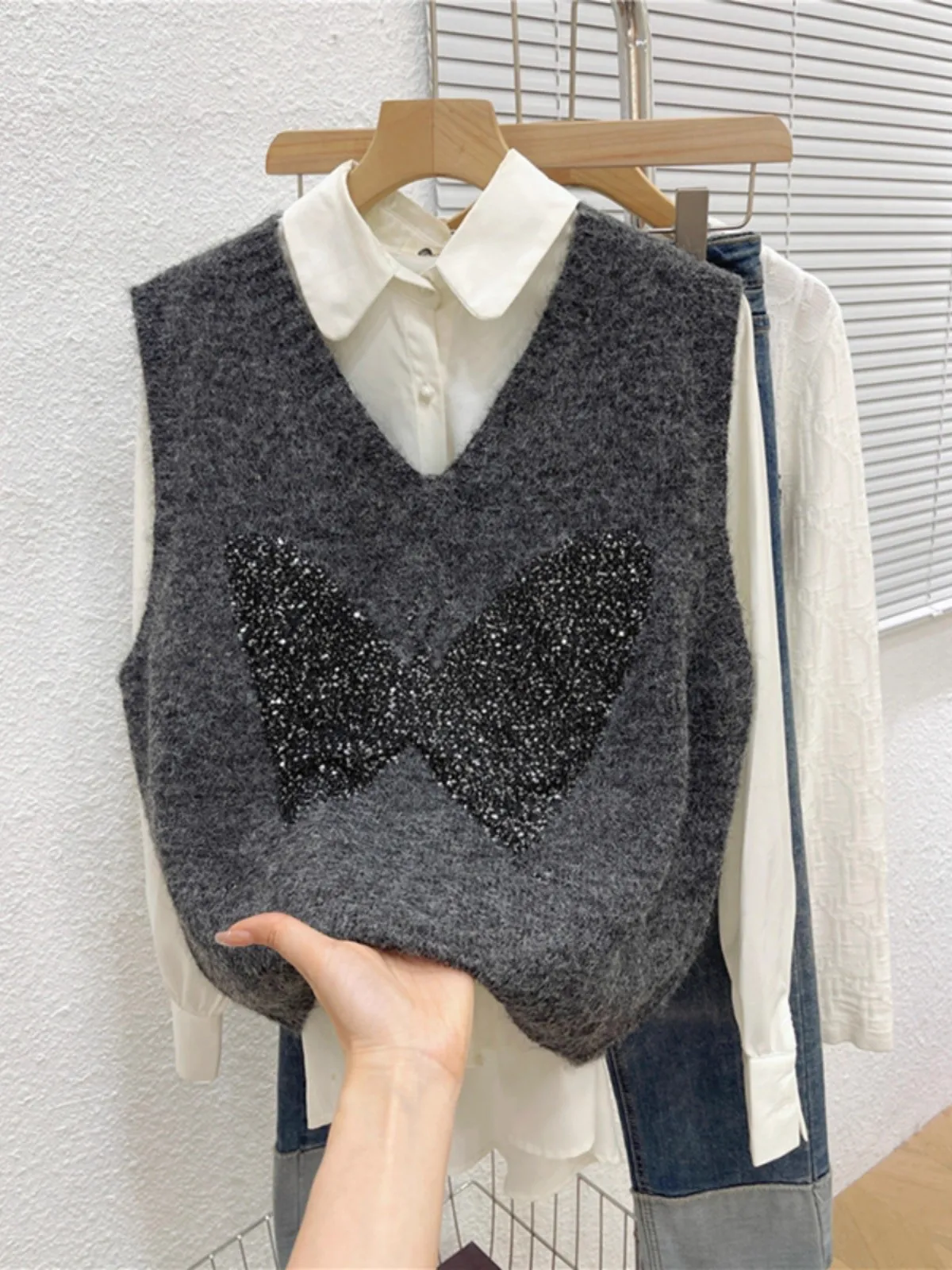 Early Autumn Women's V-Ne Knitted Sweater Vest Winter Outerwear Small Size High-End Feel Commute Korean Sle Loose Fit
