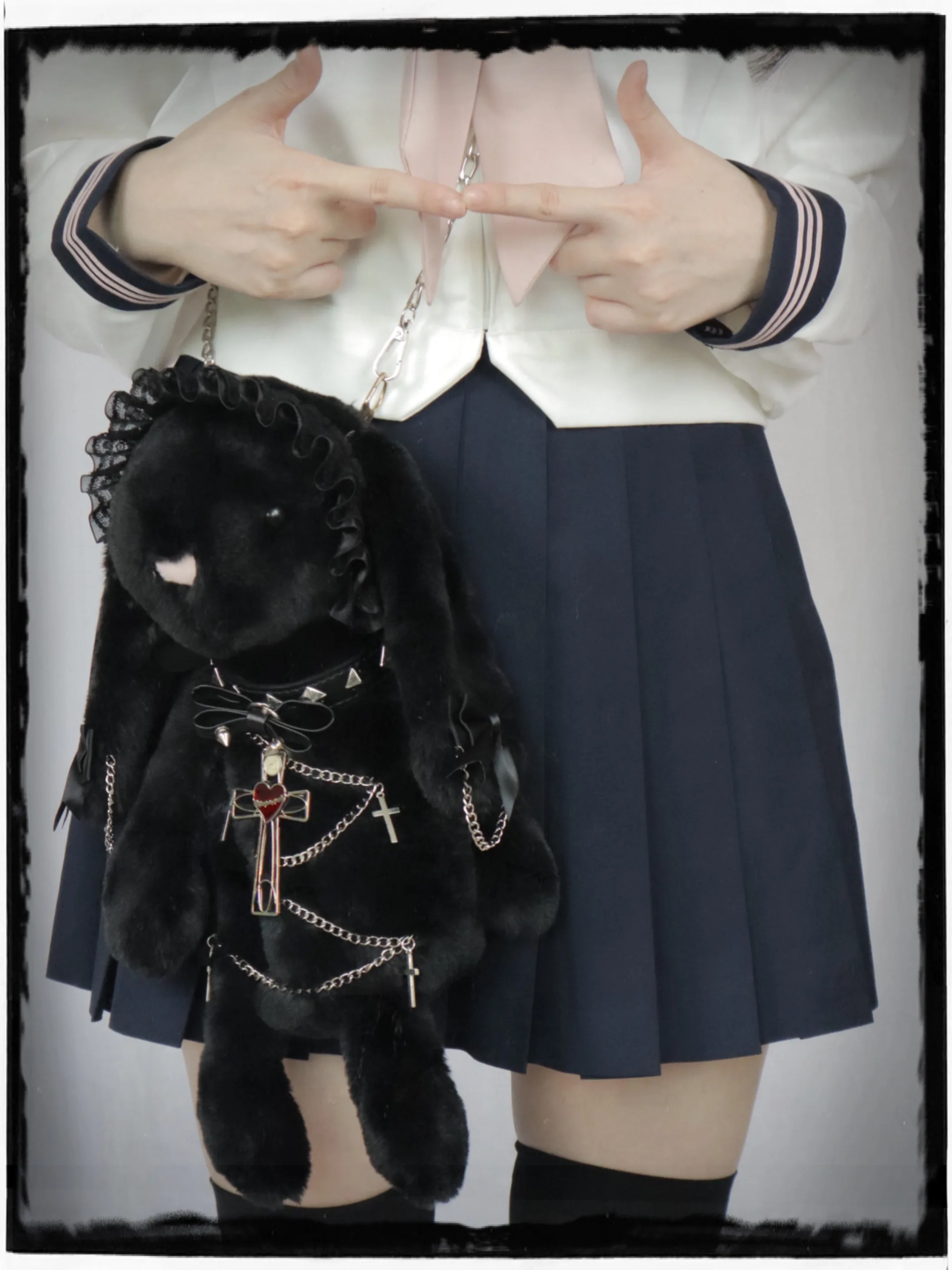 日本のオリジナルスイート＆クールゴスダークラビットサブカルチャーY2Kショルダーバッグニッチホットティーチェーンダークロリータドールバッグ女性用