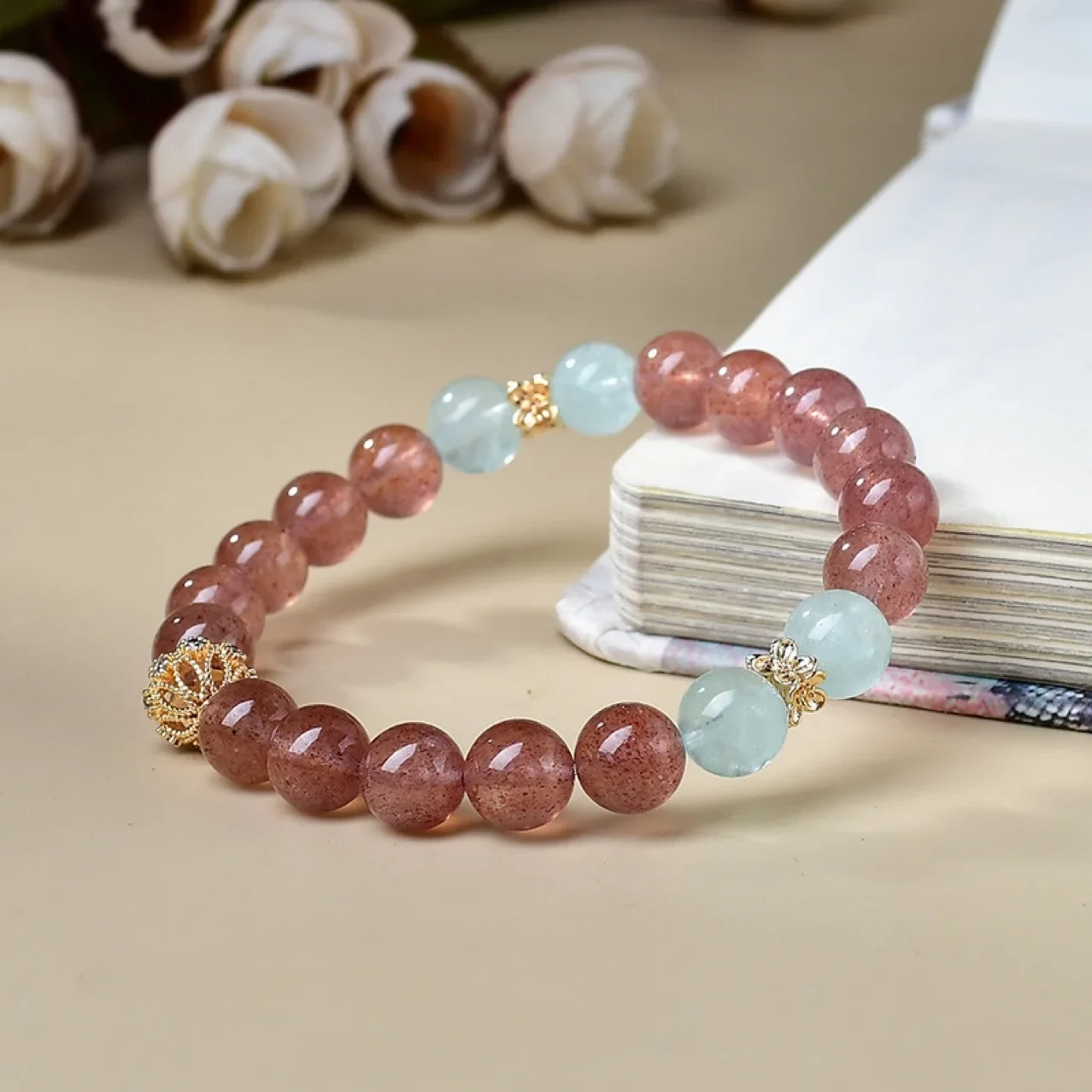 

Strawberry Crystal Green Fluorite Bracelet Women's Light Luxury Fashion Lucky Bracelet, Original Design