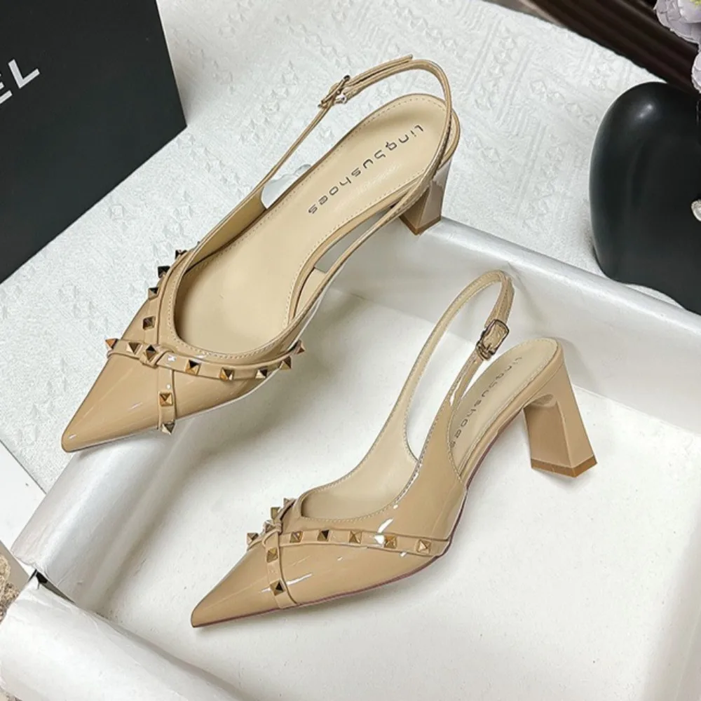 

Женские босоножки на высоком каблуке с заклепками, французские темпераментные босоножки на толстом каблуке сзади, женские босоножки на высоком каблуке