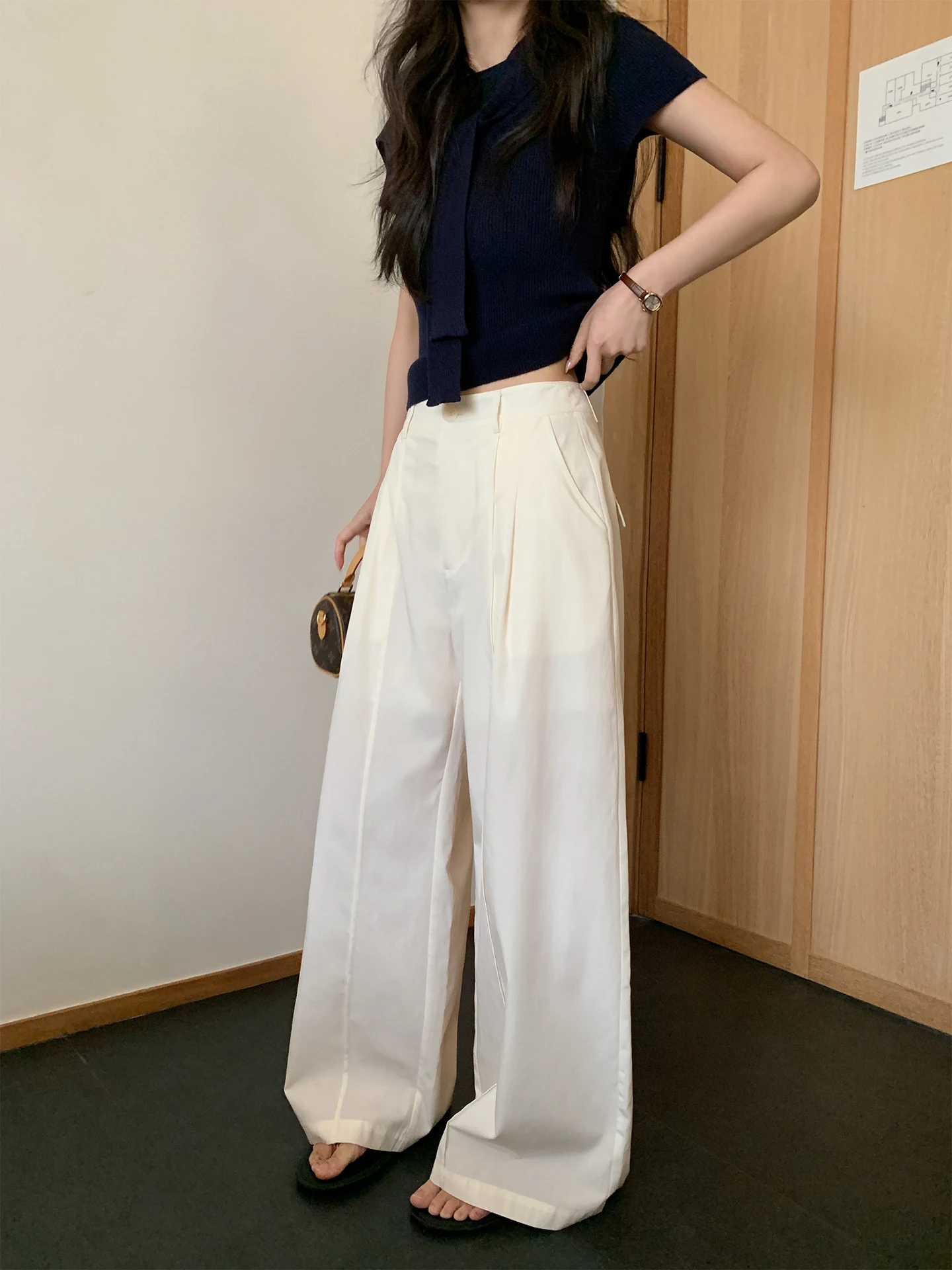 

Loose Fit Casual Pants Wrinkles Old Money Style High Waist Button Closure Blend Fabric Wide Leg Pants for Women