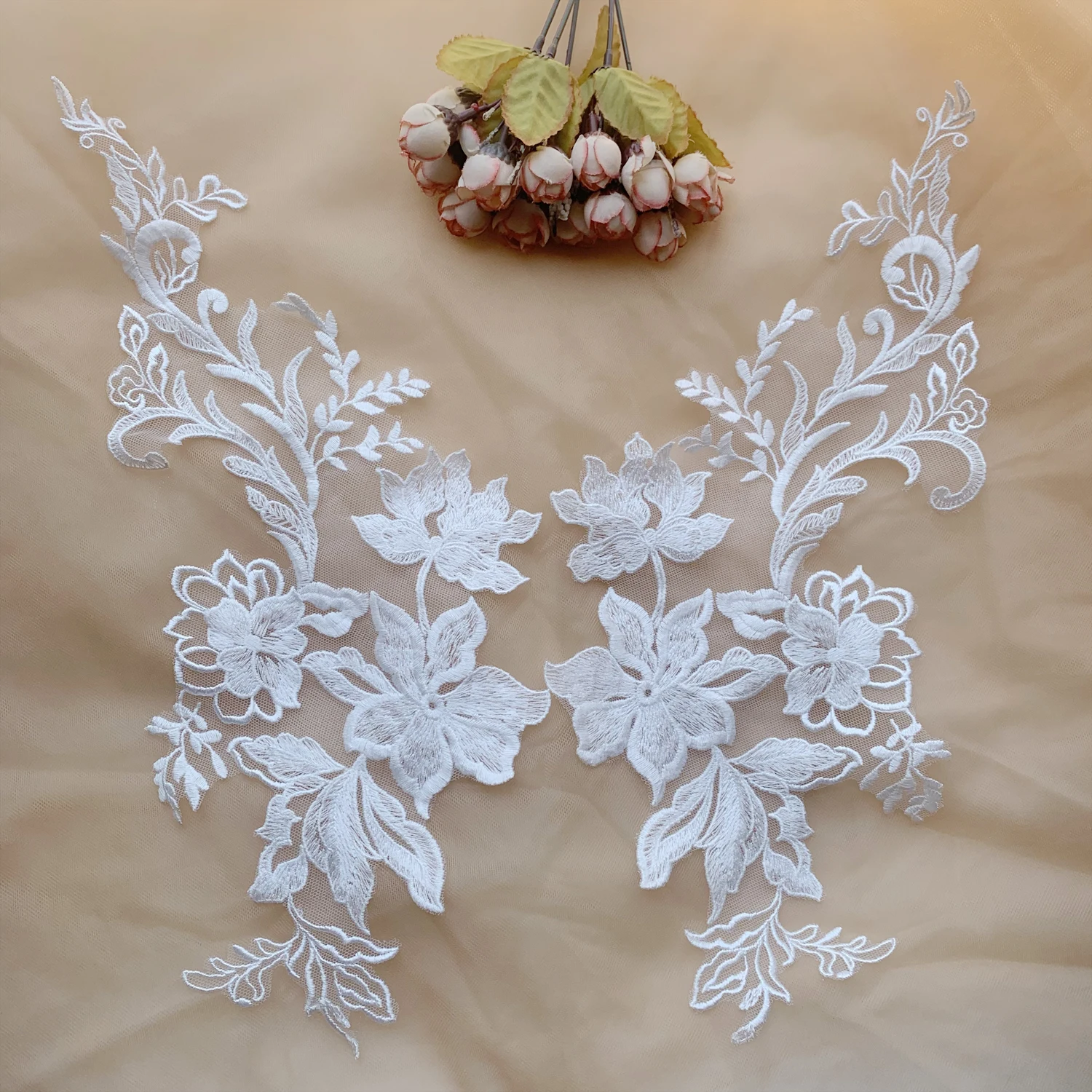 2 Paare. Baumwoll-Rayon-Stickerei-Spitzenapplikation, handgemachte Blume, DIY-Hochzeits-Patch-Material, Spiegelblumen RS2506033 – Detail 2