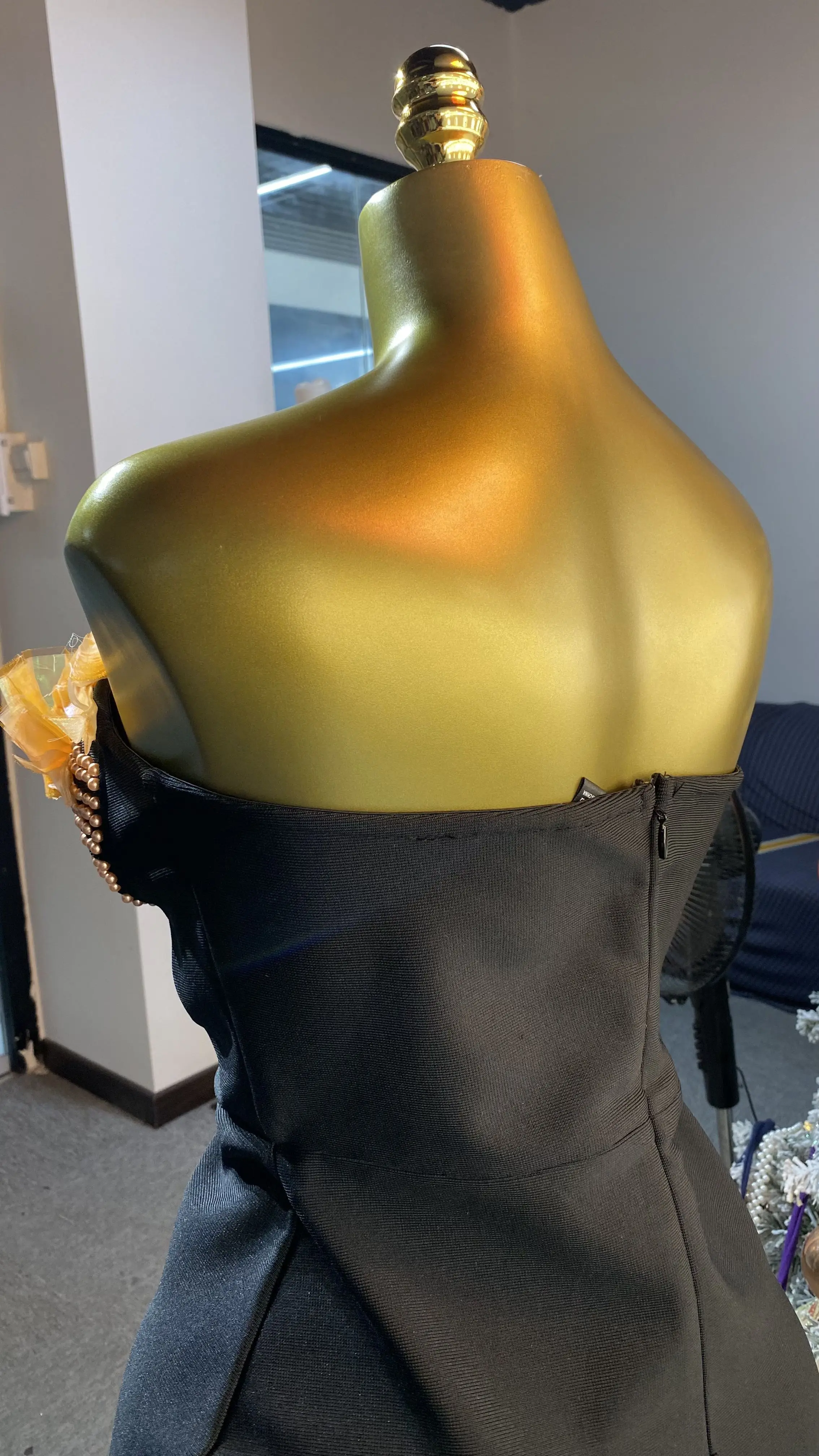 Sexy pleated V-neck pearl-embellished strapless high-waisted bandage maxi dress for evening events-GZXX170