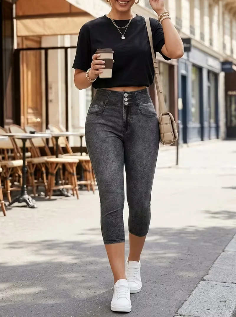 Bedruckte Leggings, kein Denim-Stoff, Caprihose mit aufgedruckter, aber nicht vorhandener Tasche und Knopf, hochelastische, neue, modische Skinny-Hose. – Detail 4