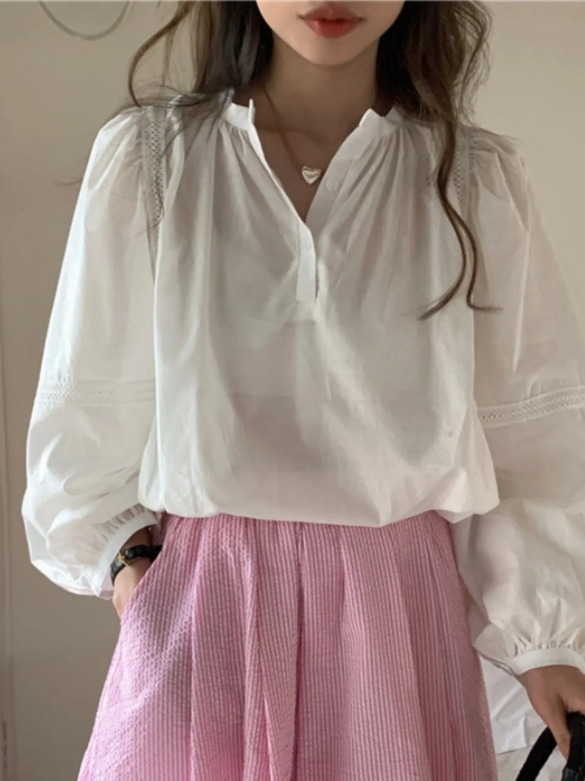 2024年秋の初め ルーズフィット ロングスリーブブラウス 韓国風 スリープオープンカラー 無地 ランタンスリーブ エレガント 高級...