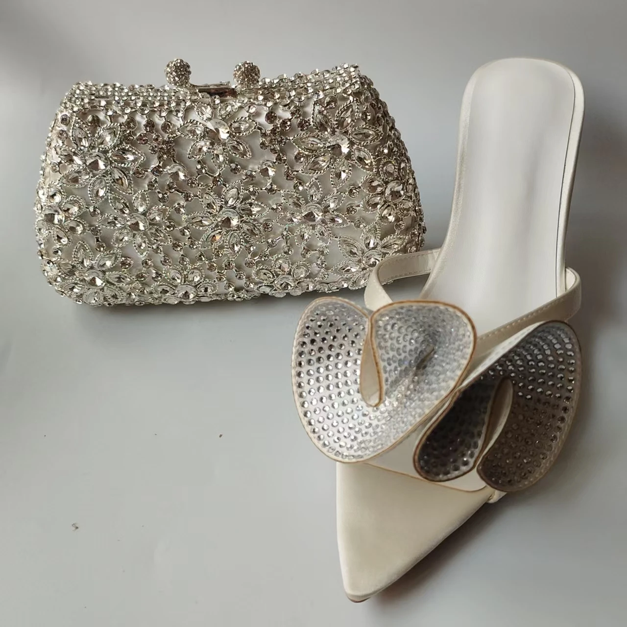 

LNATISNOVA Женский комплект: туфли на высоком каблуке с бриллиантами и сумка-клатч со стразами, итальянские туфли на высоком каблуке с белыми сумочками