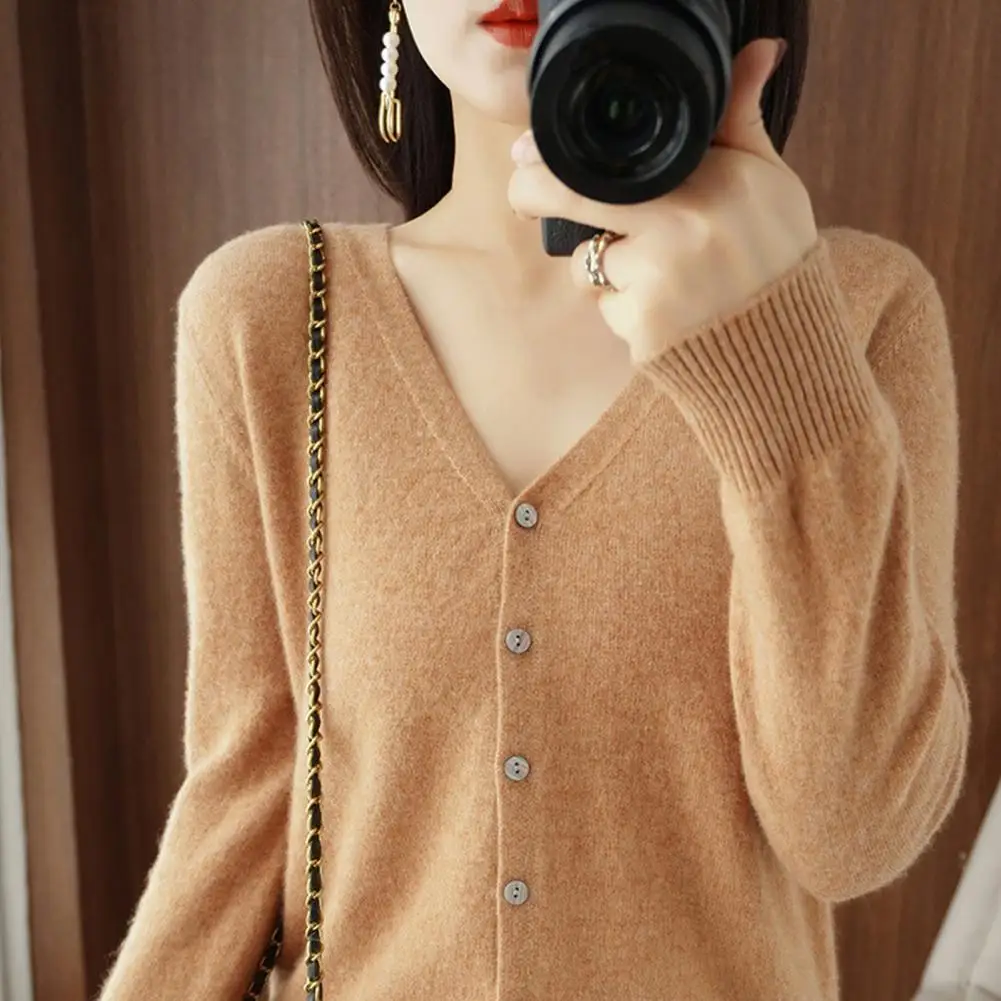 

Soft Stretchy Cardigan Thin Knitwear Stylish V-neck Knitting Cardigan with Ribbed Cuffs Solid Color Long Sleeve for Spring