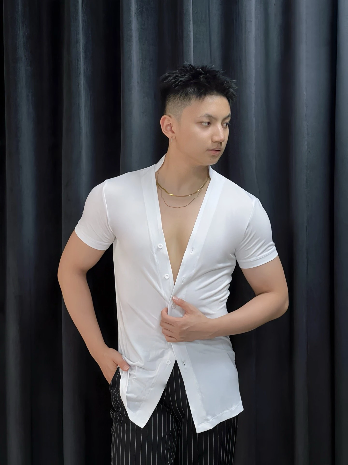

2026 New Latin Dance Tops For Men V-Neck Shirts Chacha Rumba Tango Dress Adult Male Modern Latin Dance Practice Clothes DQS21852