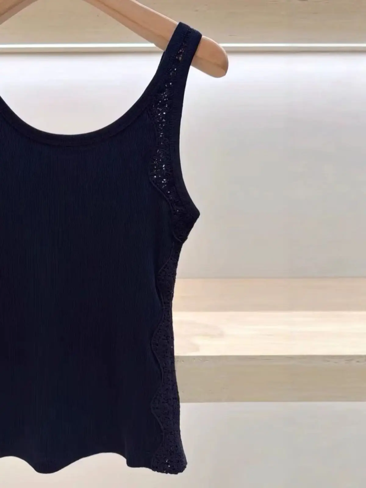 

Spring/Summer Women O-Neck Sleeveless Lace Trim Ribbed Solid Knit Tank Top Slim Casual Fashion Knitwear Camisole