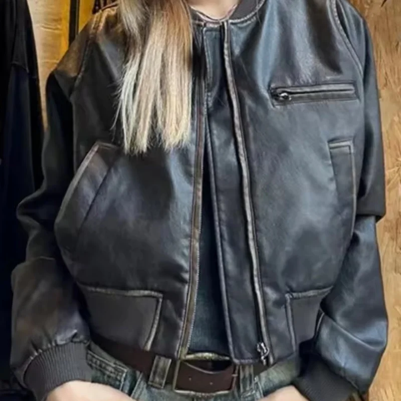 新しい秋冬の女性のショートオートバイレザージャケット女性服レトロブラウンルーズカジュアル長袖コート女性