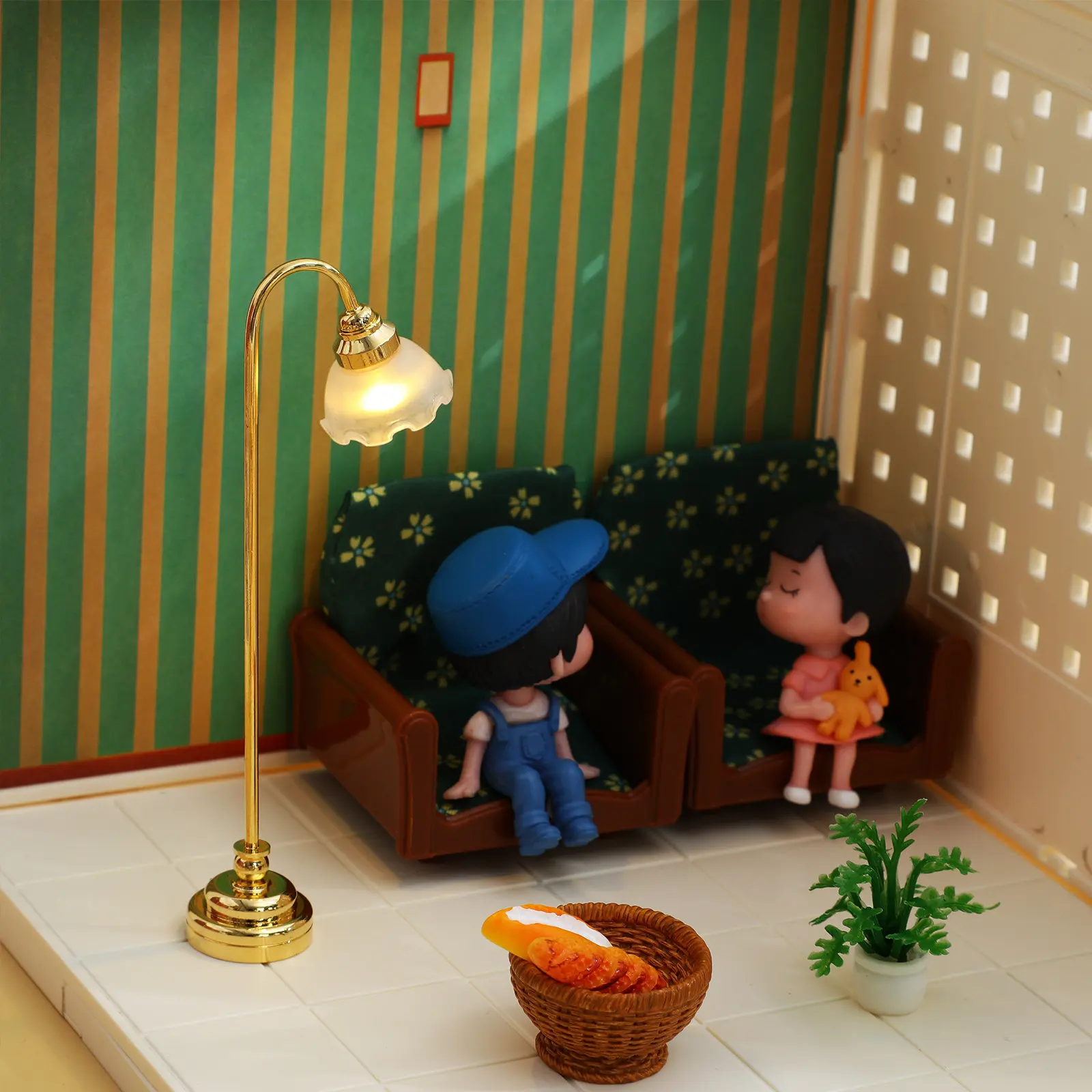 

Miniature Lamp Mini House Bedside Light Smooth Surface Metal Lamp Ornament Decorative Mini Furniture Floor Light Accessory