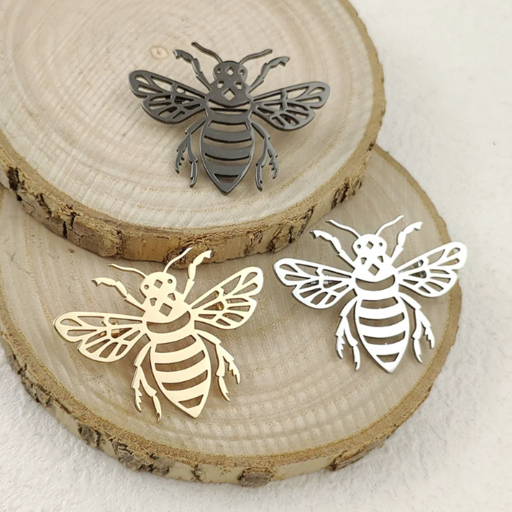 Cute Hollowed Out Bee Brooch Nature Animals Daily Collar Needles Pin Versatile Commuting Classic Pins Accessory
