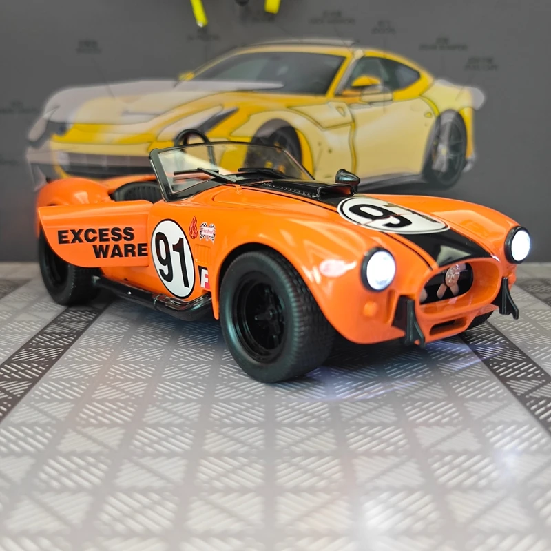 

1:22 Simulated Ford Cobra alloy supercar model convertible car decoration, doors and engine hood, trunk can be opened
