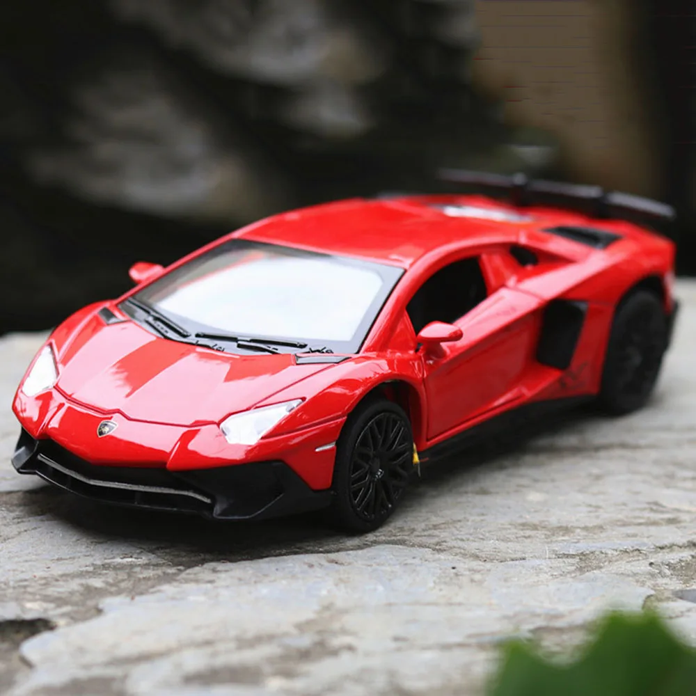 

1:32 Lambor LP740 Toy Model Alloy Diecast Cars 3 Doors Opened Police Car Light Sound Rubber Tires Vehicle Boys Festival Gifts