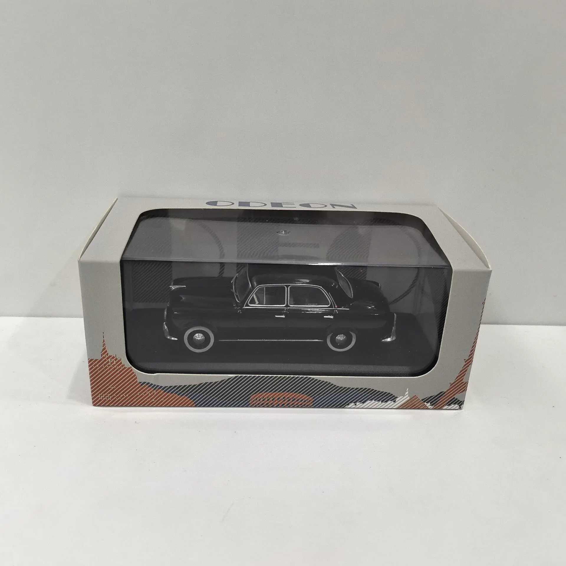 

Масштабная модель автомобиля ODEON 1/43 PEUGEOT 403 1956 2V из литого металла