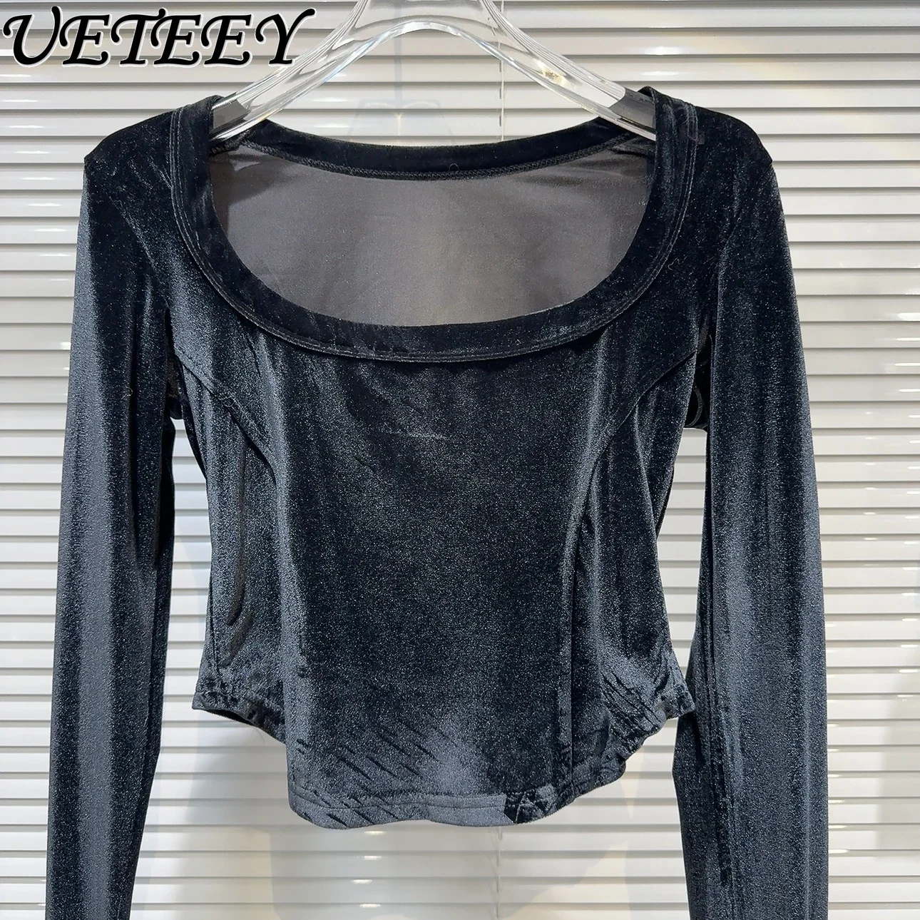 Spring and Autumn New Celebrity Crew Neck Ostrich Feather Cuffs Black Short Top Velvet Bottom Shirt Long Sleeve T-Shirt