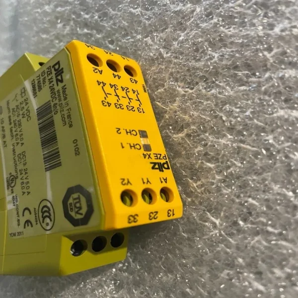 

Реле безопасности Pze X4p 24VDC 4N/O, абсолютно новое, оригинальное, в наличии, для ПЛК