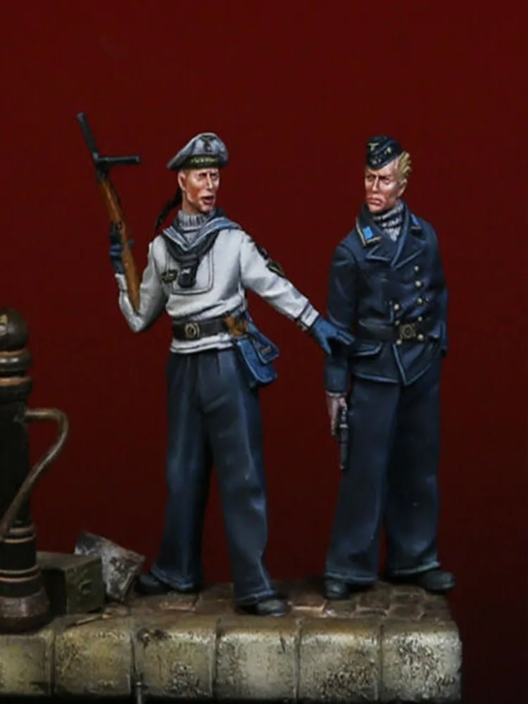 Unassembled 1/35 Ancient Navy (NO BASE JUST HAVE 2 MAN) Resin Figure Miniature Model Kits Unpainted