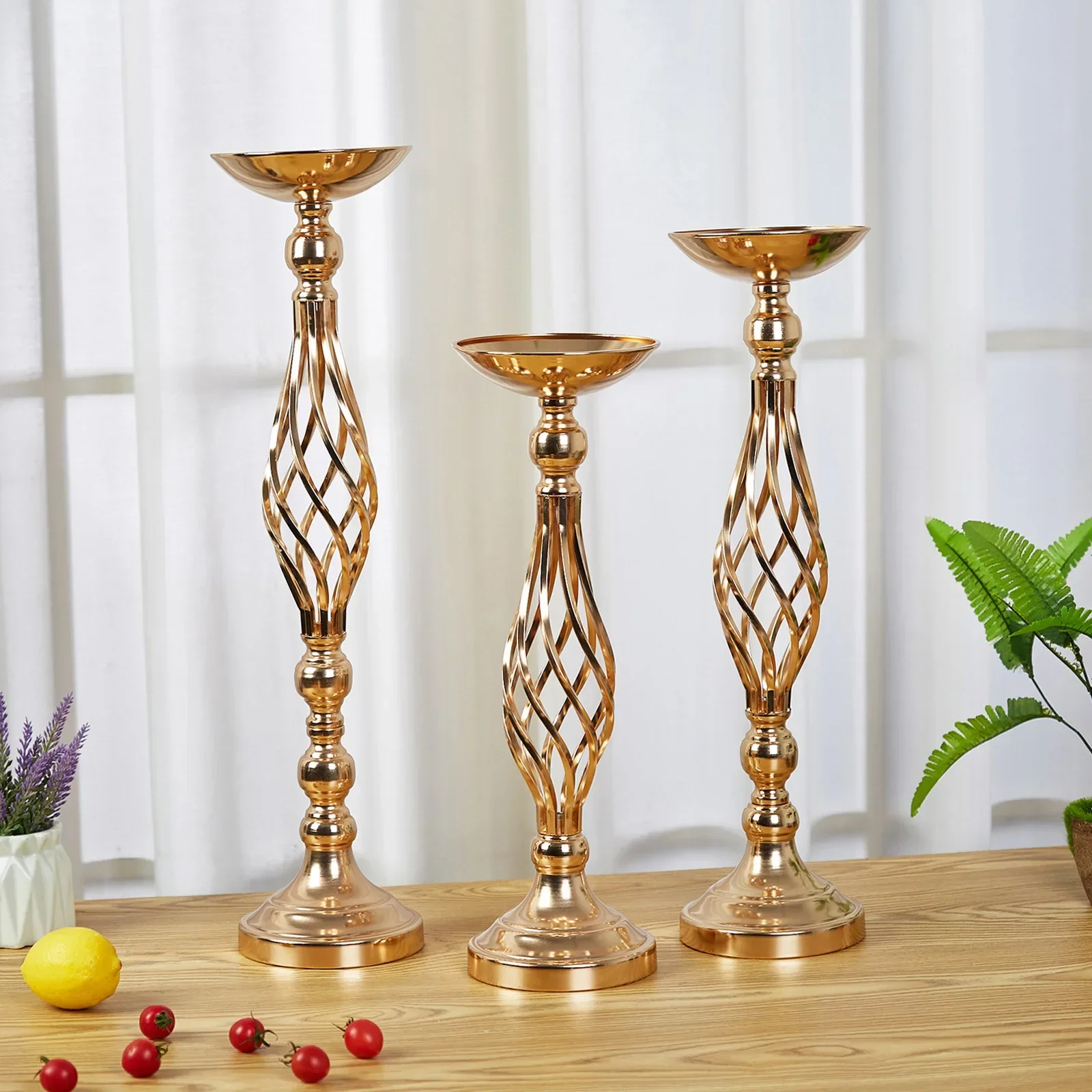 

Table Candle Holder Decoration Golden Iron Art Vase, Twisted Road Candlestick for Wedding Flowers, Wedding Props