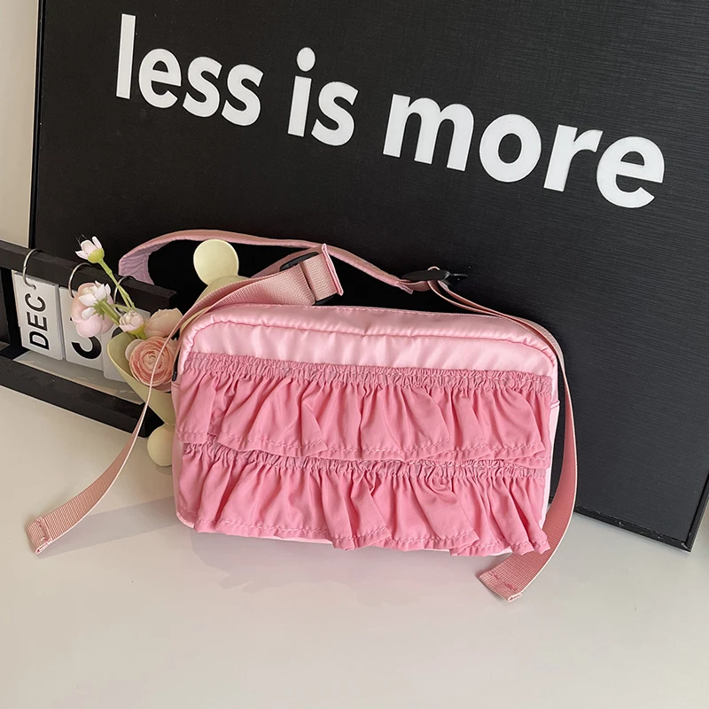 

New niche design skirt edge pleated women's bag stylish and stylish shoulder bag crossbody bag nylon small square bag