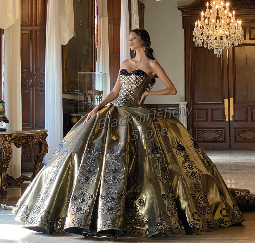 Sparkling Princess Quinceanera Dresses Chapel Train Gold Dreamy Elegant Queen Crystal Applique Adult Debutante 15 Anos