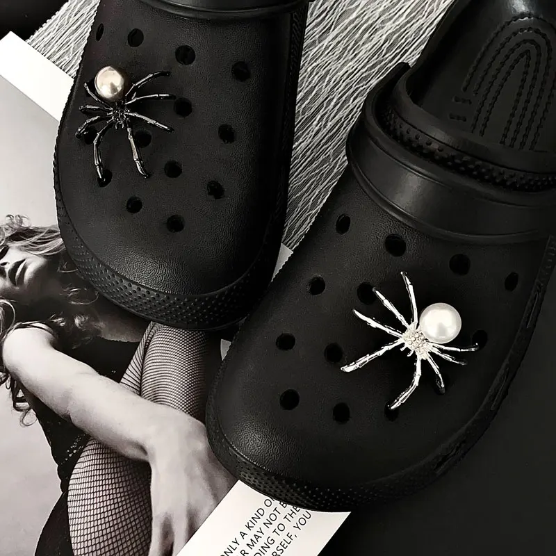 Donkere Punk Ornament Strass Parel Legering Spider Schoen Charmes voor Crocs Decoraties Tuin Sandalen Klompen Pins Jongen Meisje Gift