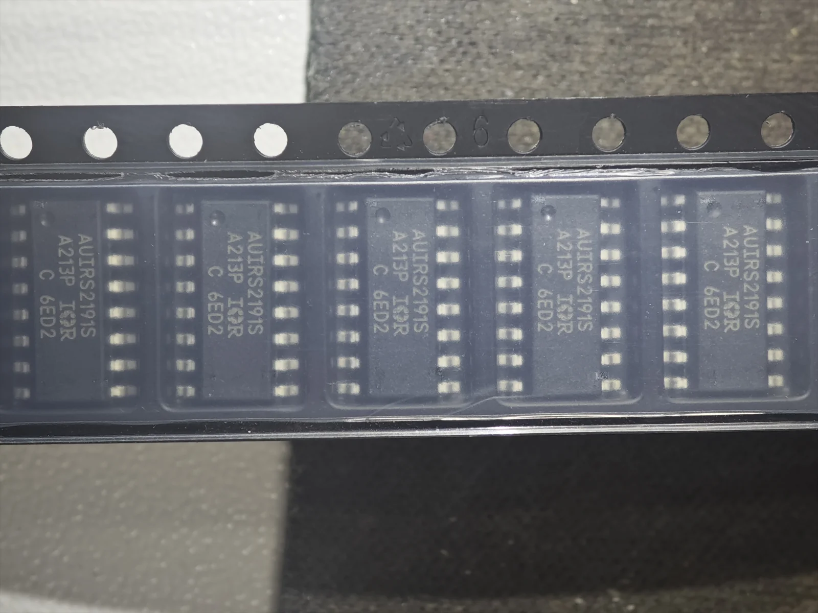 New and Original  AUIRS2191S Electronic Components  IC chip integrated circuit In stock