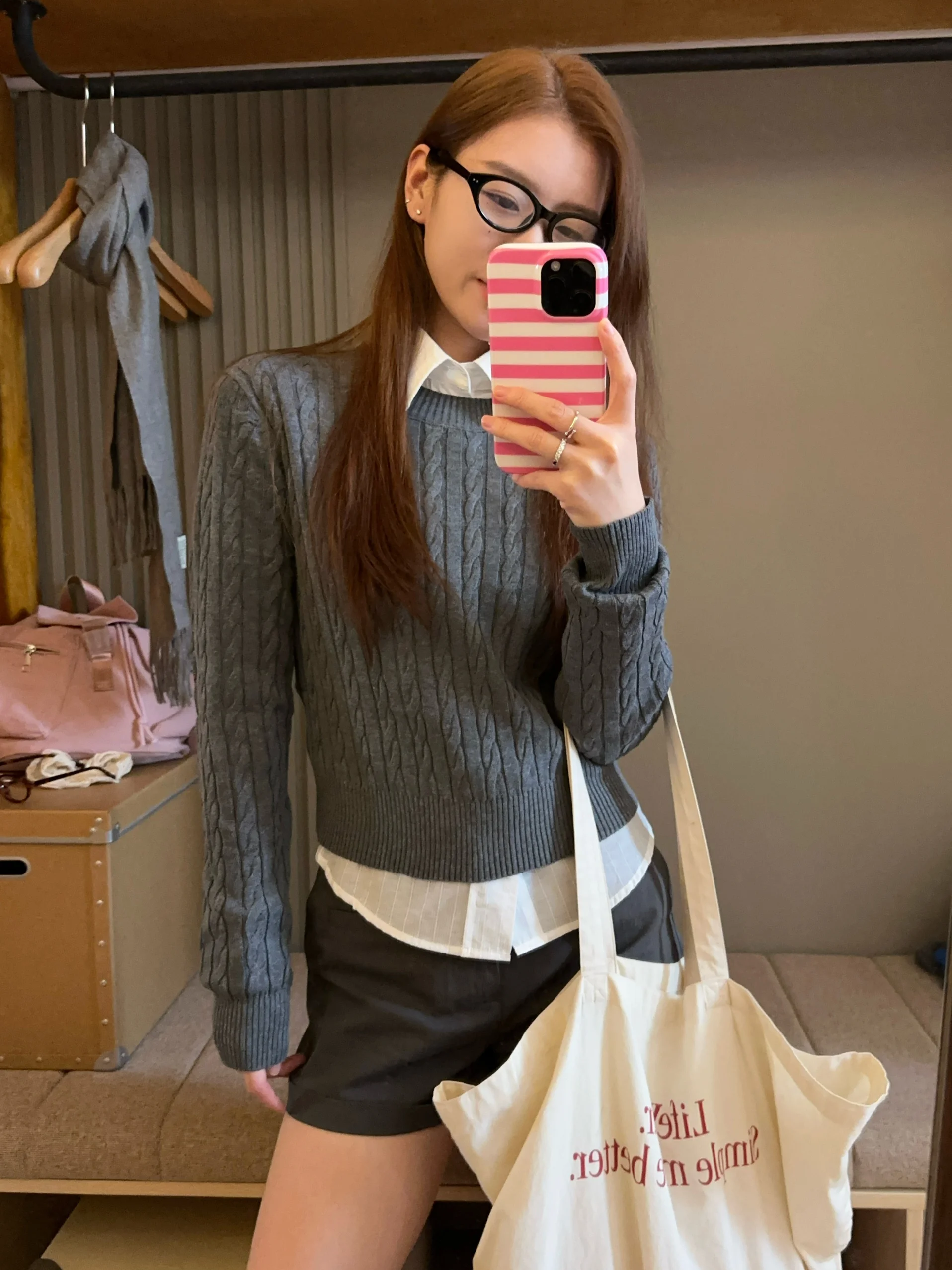 

Классический вязаный свитер Never Goes out of Sle～ey. Универсальный многослойный круглый вязаный свитер, который можно носить один или многослойный.