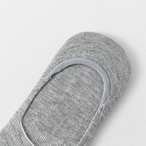 جوارب نسائية وجوارب