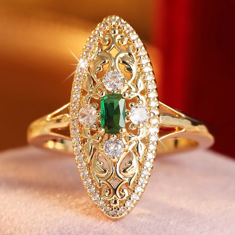 Vintage Carved Oval Women's Ring with Synthetic Zircons Set Palace Style Ring Banquet Party Temperament Jewelry Accessory