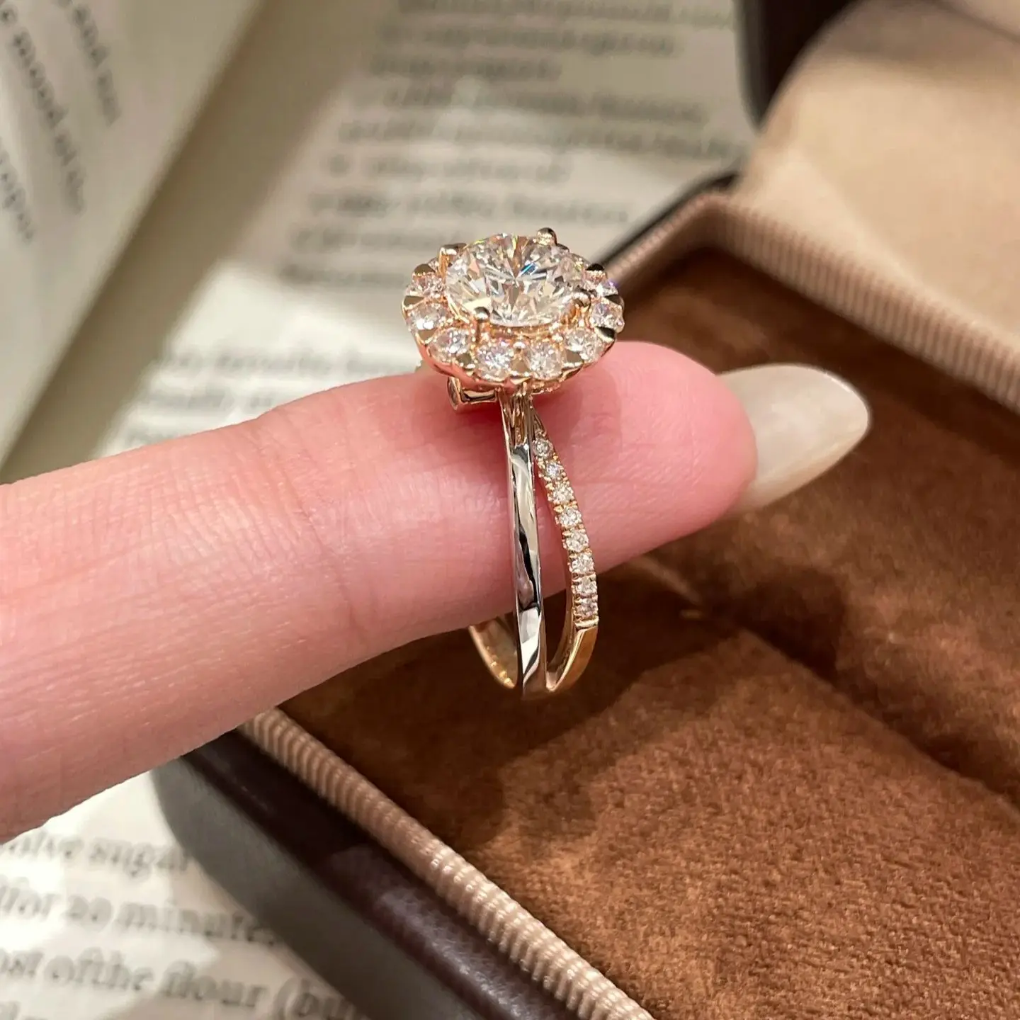 

Customizable 14k/18k Gold 1ct Round Cut Laboratory Grown Diamond Engagement Wedding Ring for Women with Certificate