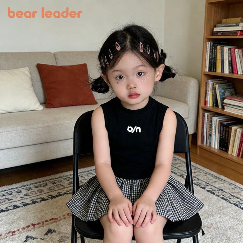 

Новая летняя одежда для девочек Bear Leader 2026: корейский стиль, милый комплект для девочек, черный топ без рукавов + клетчатая короткая юбка
