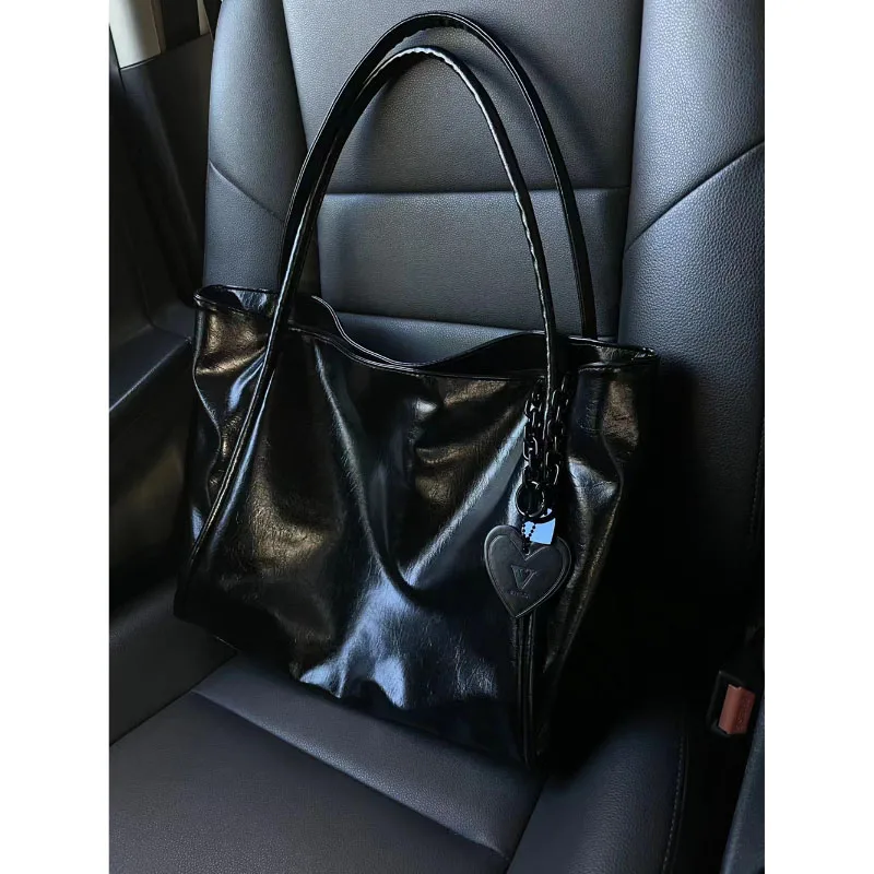 Large Capacity Tote Bag 2023 Autumn Winter New Simple Solid Color Handbag Commuter All-Match Patent Leather Single Shoulder Pack