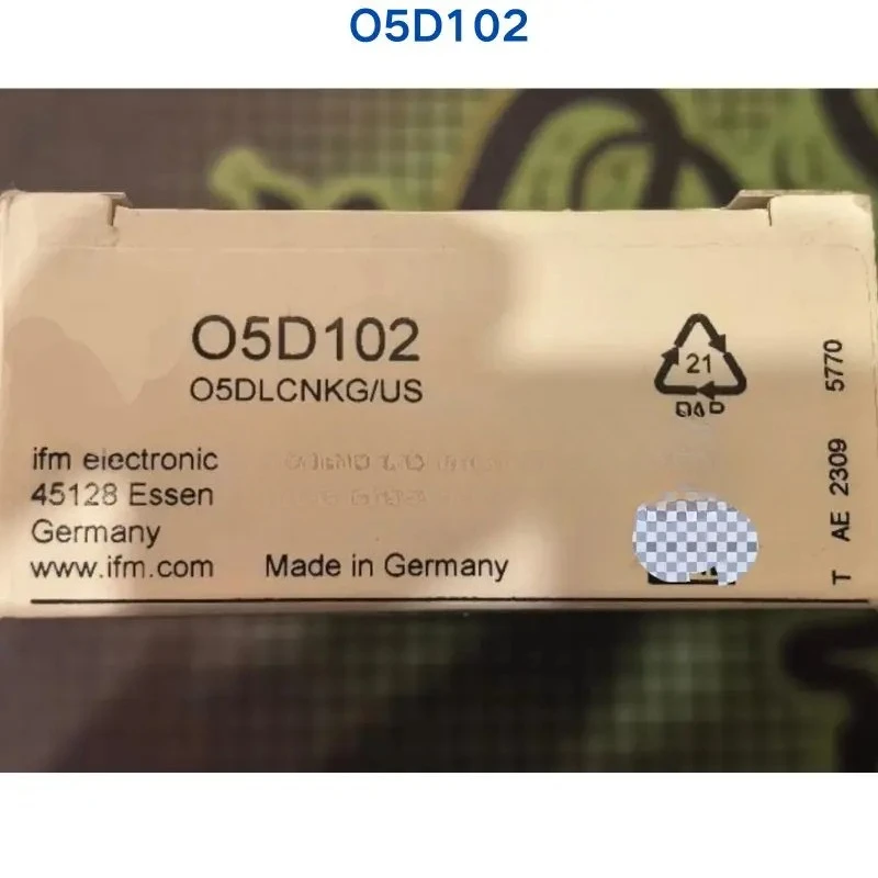 Brand New Original infrared sensor O5D102 If you need other specifications, please consult