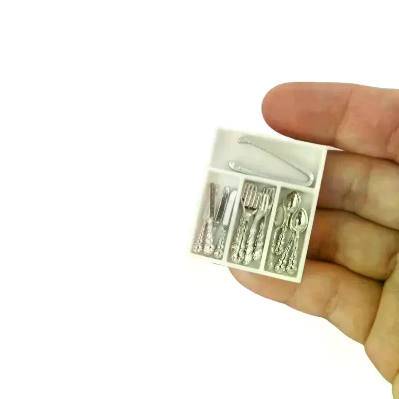 1 ชุดอุปกรณ์ครัวบ้านตุ๊กตาอุปกรณ์เสริม 1:12 บ้านตุ๊กตามินิมีดส้อมช้อนคลิปชุดอาหารพร้อมกล่องเก็บของ