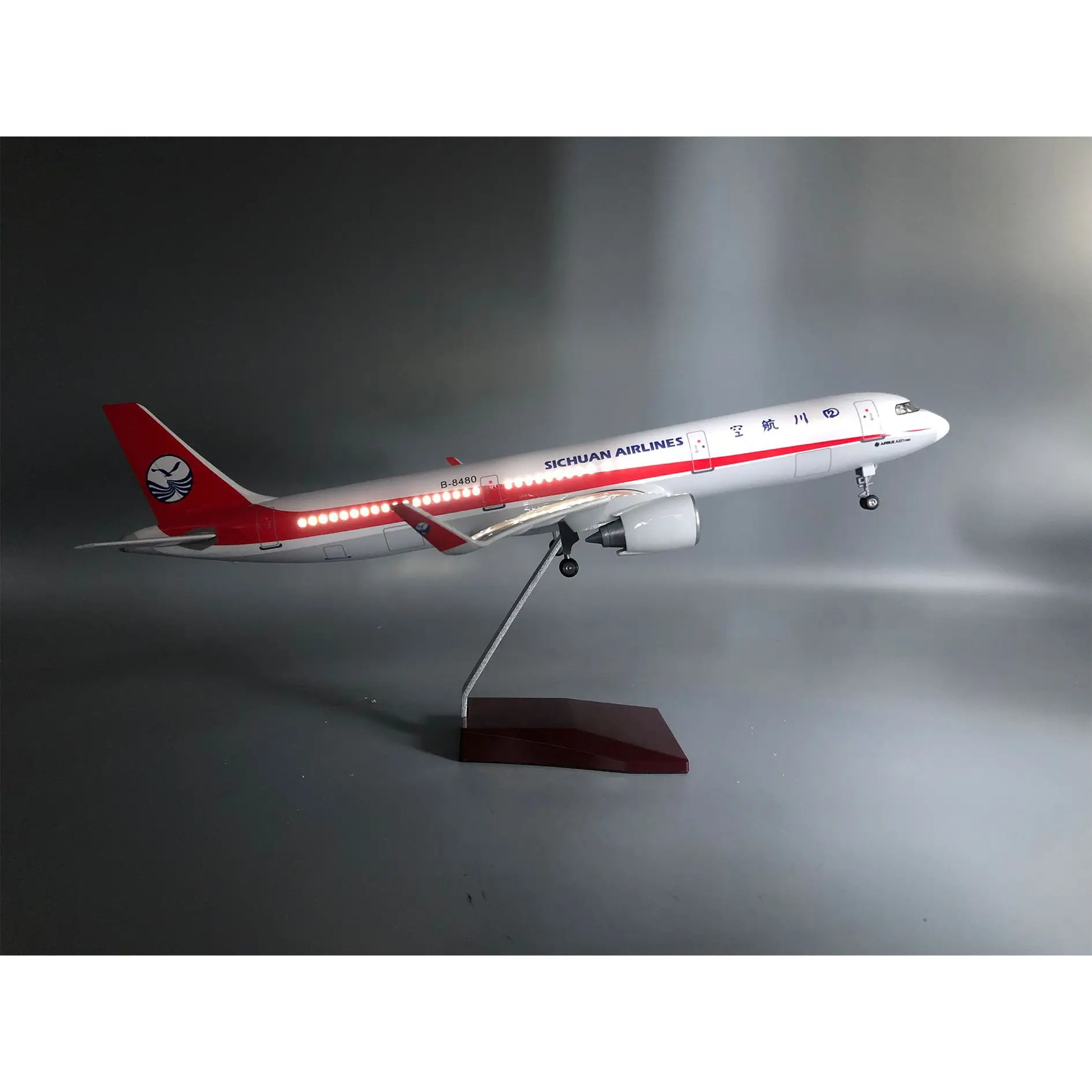 

Sichuan Airlines Airplane Model Airbus 321 44 5 Cm Simulation With Led Light And Wheels Desktop Display Aviation Enthusiasts
