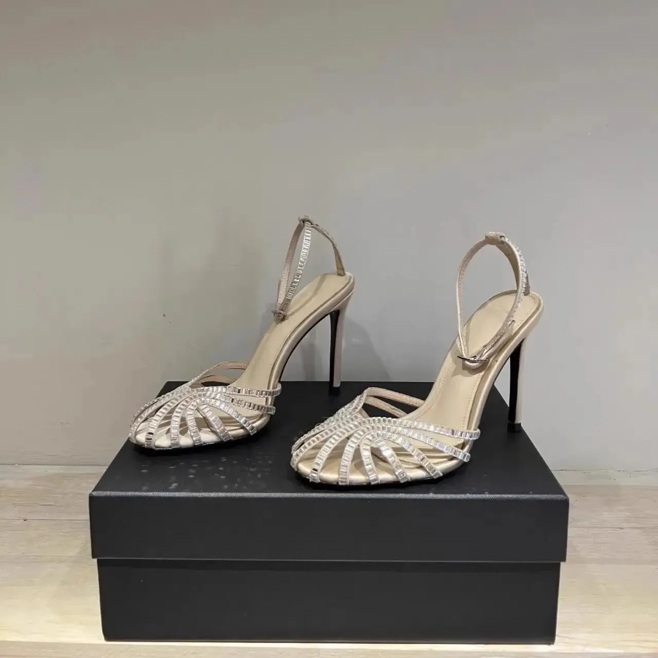 

Summer new round toe rhinestone bag sexy hollow sandals banquet dress versatile thin heel high-heeled women's shoes