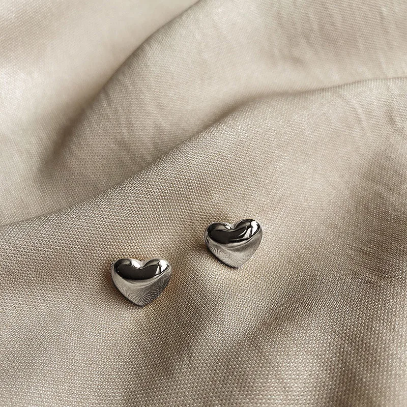 Gold Color Smooth Surface Love Heart Shaped Stud Earrings Women Minimalist Fashion Girl Wedding Bridal Jewelry