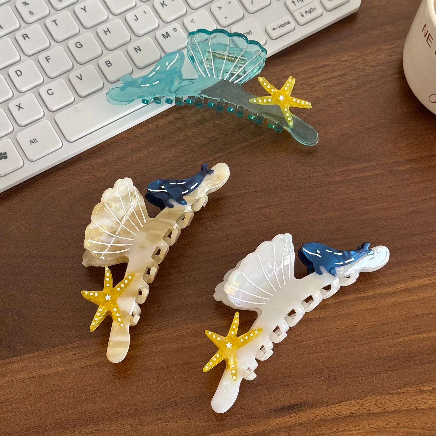 

Dowell Ocean Series Cute And Versatile Acetate Claw Shark Clip Headwear