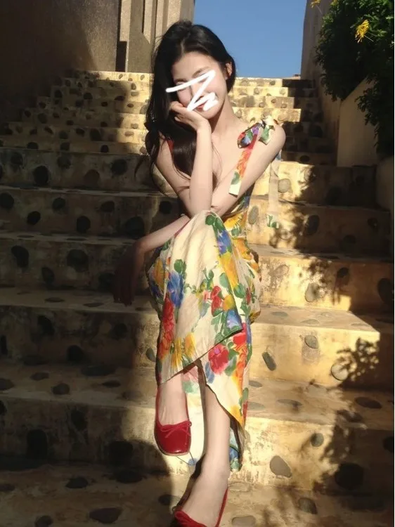 エレガントな花柄ホルタードレス女性の夏のロングドレススリムフィット休暇旅行衣装韓国スタイル通勤ドレス