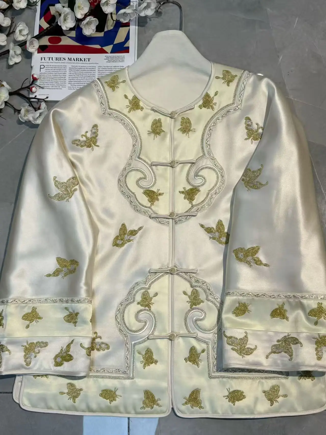 خريف شتاء جديد الصينية الجولة الرقبة خلات النسيج Ruyi + الذهب فراشة مطرزة أنيقة المرأة سترة قطن S-2XL #2