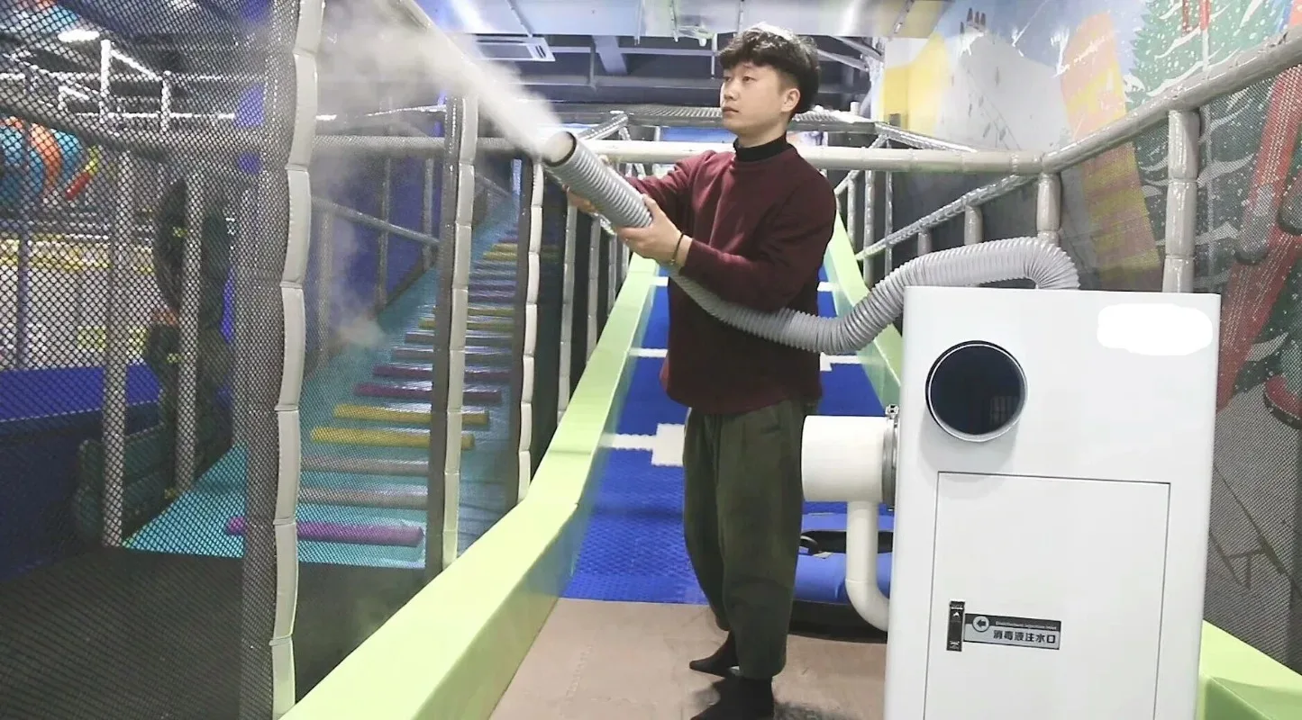 غسالة الكرة لملعب داخلي آلة تنظيف الكرة بركة الكرة الملاهي