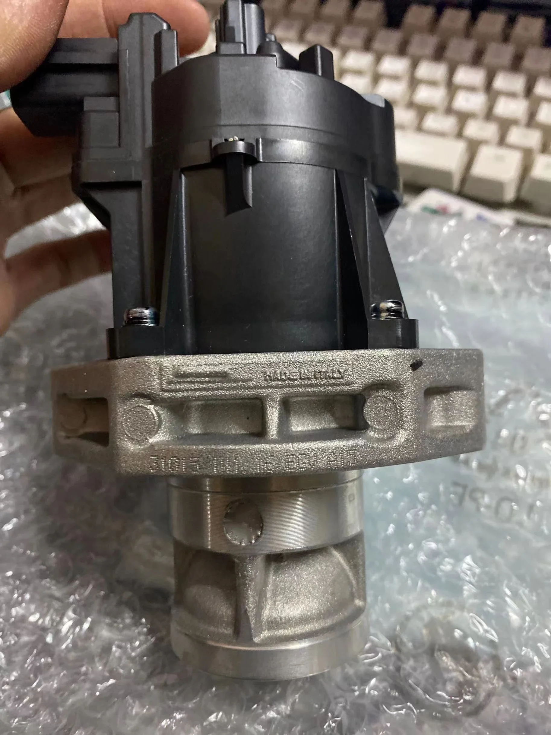 صمام EGR الأصلي الجديد لسيارة جيب جراند شيركينو WK 2012 68150053AA 68211310AA