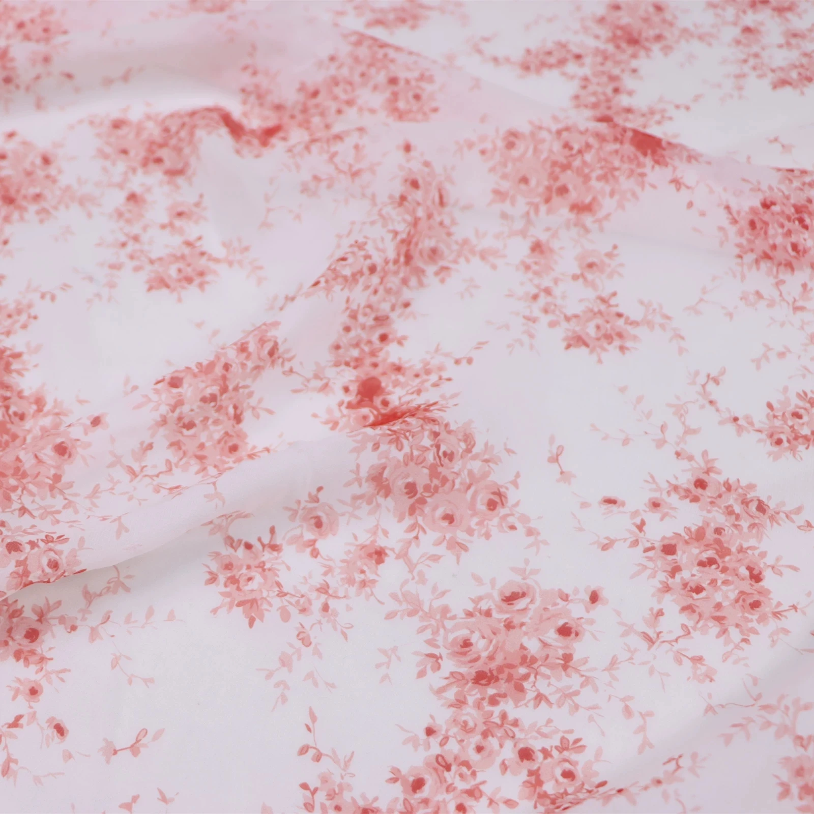 Nice Quality Printed Flowers White Base Red Flowers 100% Silk Georgette Fabric GGT for Spring Summer Shirt Dress Cloth