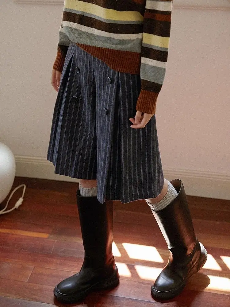 Retro grey striped I-shaped pleated A-line silhouette woolen capri pants for women, large size, loose and casual short style for